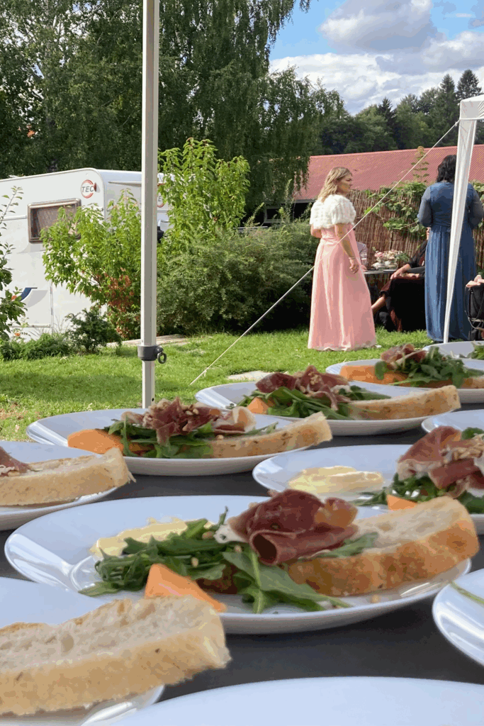 Snitter servers i bryllup